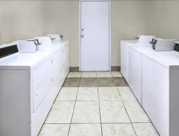 Imagen de los interiores del Hotel Days Inn By Wyndham Columbus-north Fort Moore. Foto 16