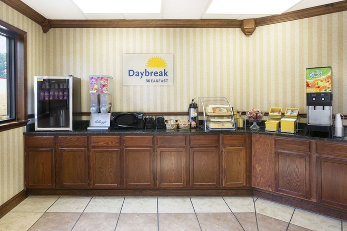 Imagen del bar/restaurante del Hotel Days Inn By Wyndham Columbus-north Fort Moore. Foto 5