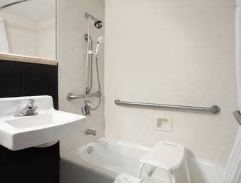 Imagen de la habitación del Hotel Days Inn By Wyndham Concord. Foto 3