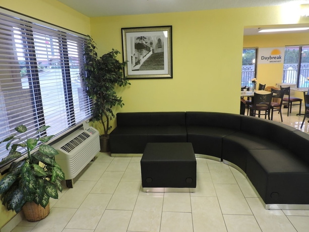 Imagen de los interiores del Hotel Days Inn By Wyndham Conover-hickory. Foto 18