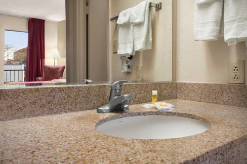 Imagen de la habitación del Hotel Days Inn By Wyndham Cookeville. Foto 2