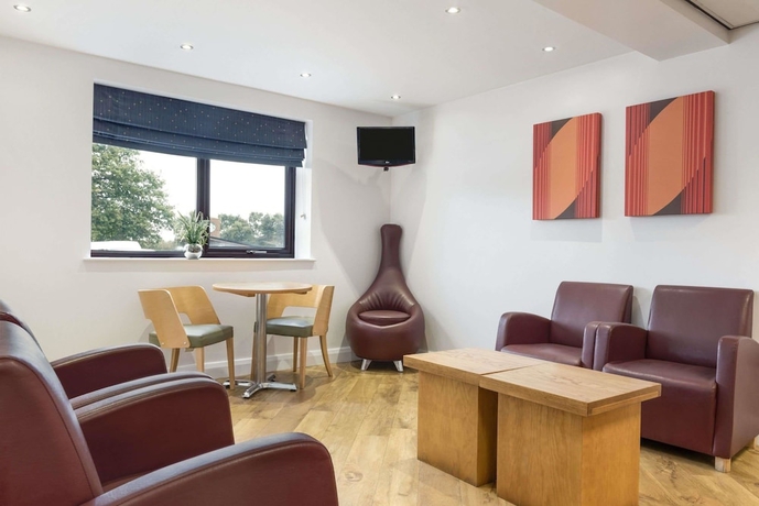 Imagen de los interiores del Hotel Days Inn By Wyndham Corley Nec M6. Foto 17