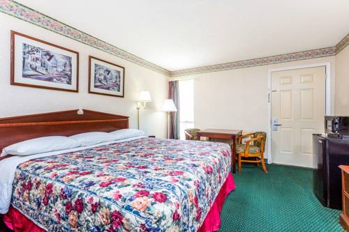 Imagen de la habitación del Hotel Days Inn By Wyndham Cornelia. Foto 12