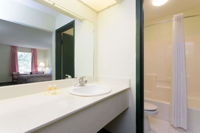 Imagen de la habitación del Hotel Days Inn By Wyndham Crystal River. Foto 9