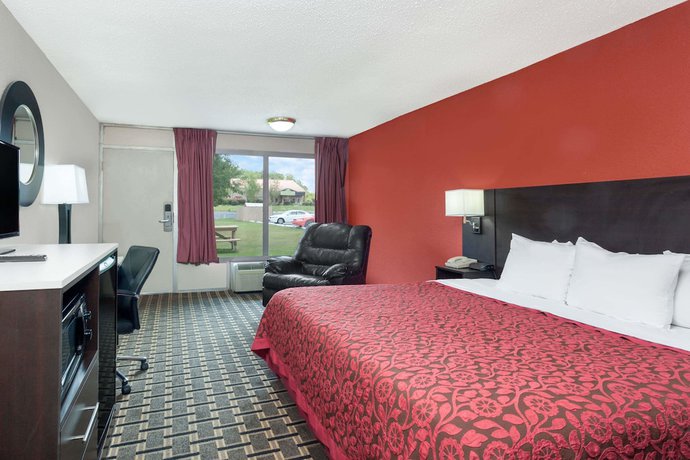 Imagen de la habitación del Hotel Days Inn By Wyndham Cullman. Foto 7