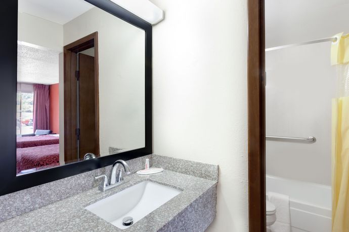 Imagen de la habitación del Hotel Days Inn By Wyndham Cullman. Foto 12