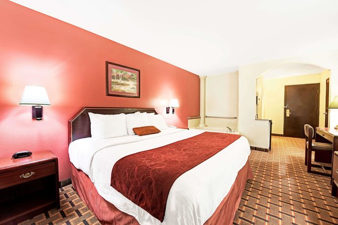 Imagen de la habitación del Hotel Days Inn By Wyndham Dallas Plano. Foto 2