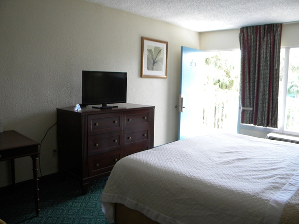 Imagen de la habitación del Hotel Days Inn By Wyndham Daytona Beach Speedway. Foto 8
