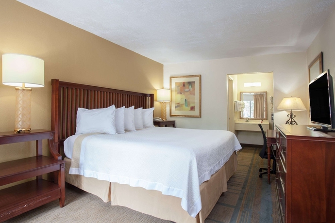 Imagen de la habitación del Hotel Days Inn By Wyndham Daytona Beach Speedway. Foto 9