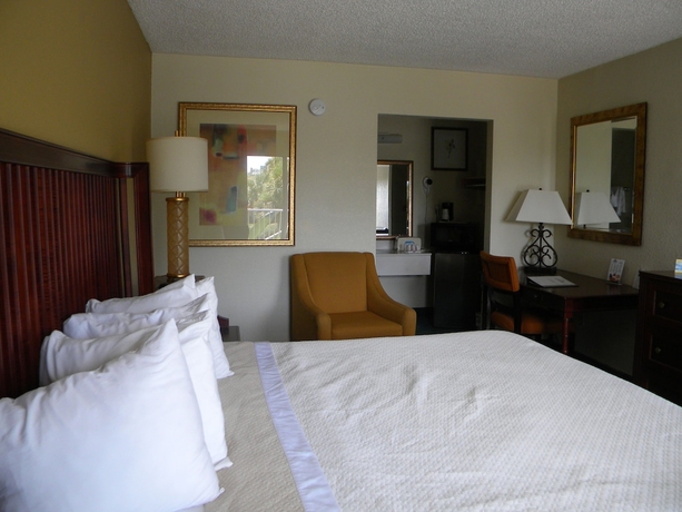 Imagen de la habitación del Hotel Days Inn By Wyndham Daytona Beach Speedway. Foto 11