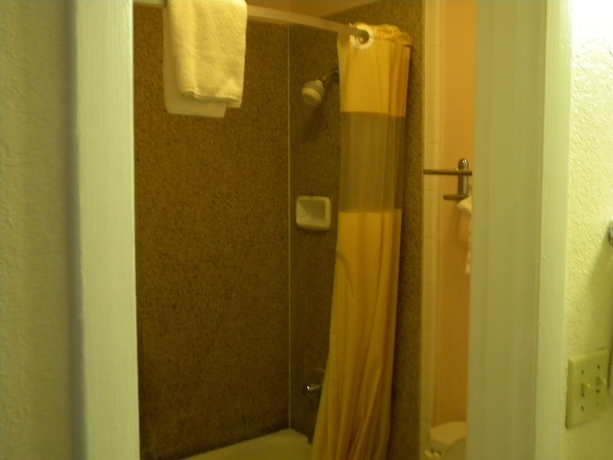 Imagen de la habitación del Hotel Days Inn By Wyndham Daytona Beach Speedway. Foto 12