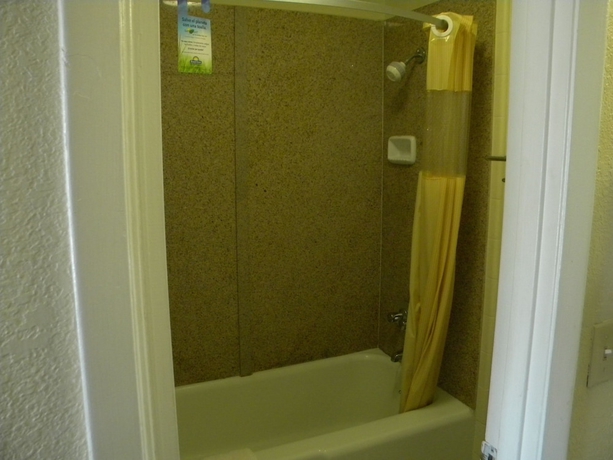 Imagen de la habitación del Hotel Days Inn By Wyndham Daytona Beach Speedway. Foto 14