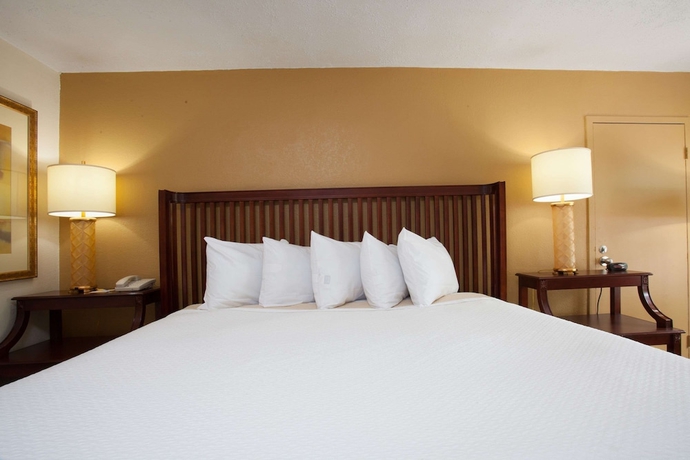 Imagen de la habitación del Hotel Days Inn By Wyndham Daytona Beach Speedway. Foto 16