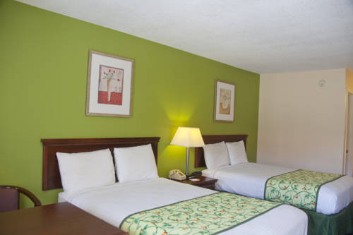 Imagen de la habitación del Hotel Days Inn By Wyndham Defuniak Springs. Foto 4