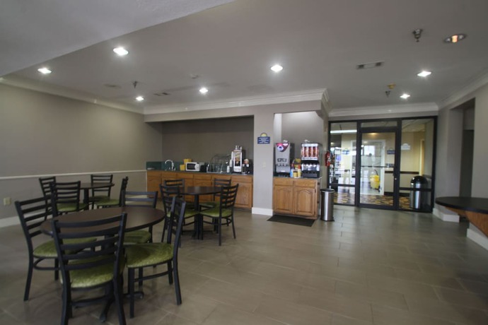 Imagen del bar/restaurante del Hotel Days Inn By Wyndham Denham Springs-baton Rouge East. Foto 5