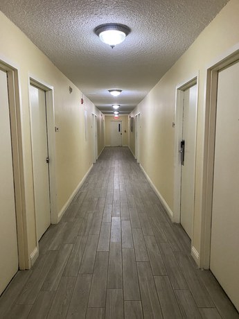 Imagen de los interiores del Hotel Days Inn By Wyndham Dothan. Foto 17