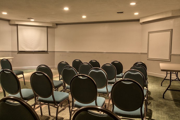 Imagen de los interiores del Hotel Days Inn By Wyndham Dothan. Foto 18