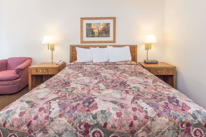 Imagen de la habitación del Hotel Days Inn By Wyndham Dubuque. Foto 3