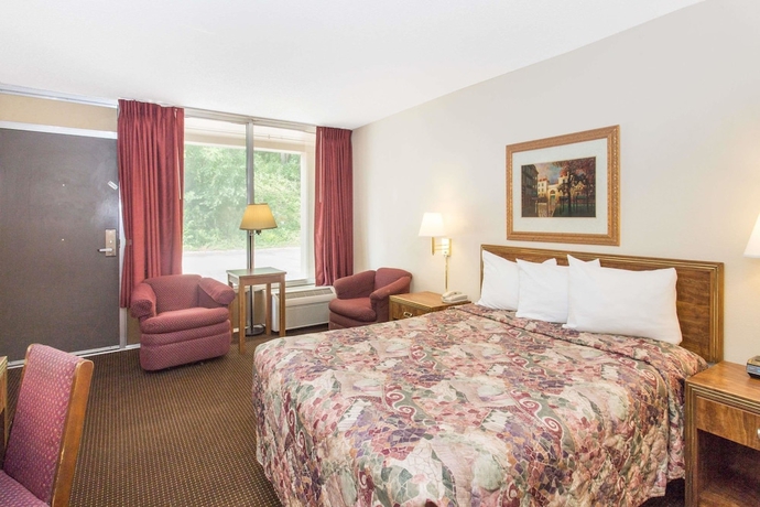 Imagen de la habitación del Hotel Days Inn By Wyndham Dubuque. Foto 4