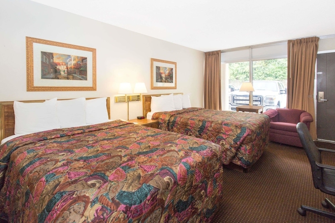 Imagen de la habitación del Hotel Days Inn By Wyndham Dubuque. Foto 6