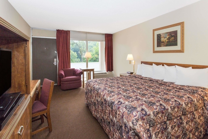 Imagen de la habitación del Hotel Days Inn By Wyndham Dubuque. Foto 12