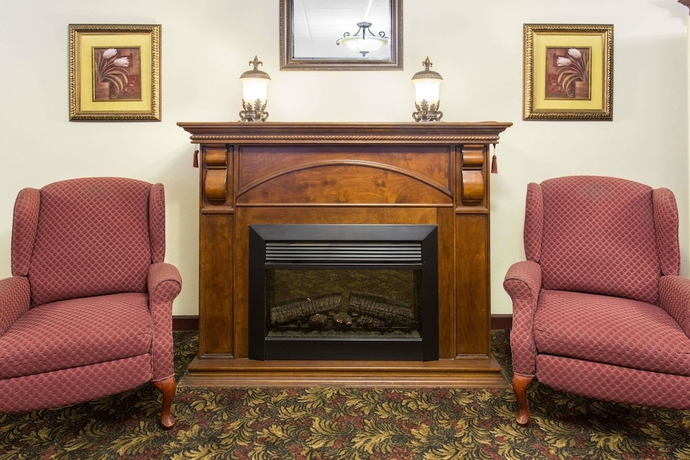 Imagen de los interiores del Hotel Days Inn By Wyndham Dubuque. Foto 16