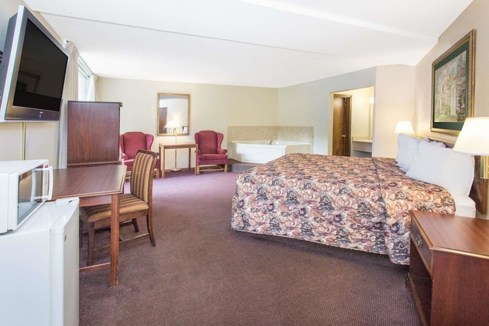 Imagen de la habitación del Hotel Days Inn By Wyndham Dubuque. Foto 14