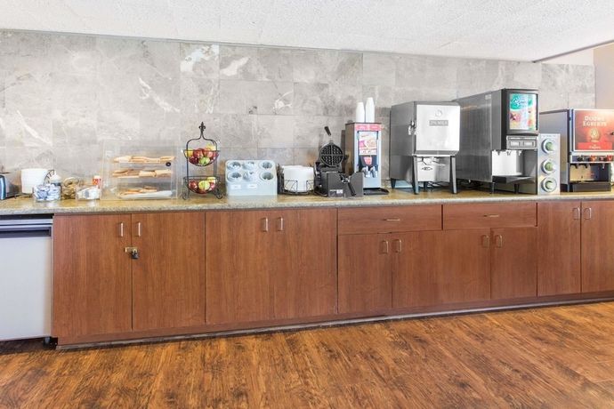 Imagen del bar/restaurante del Hotel Days Inn By Wyndham Dubuque. Foto 2