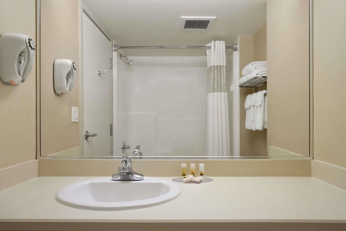Imagen de la habitación del Hotel Days Inn By Wyndham Edmonton South. Foto 4
