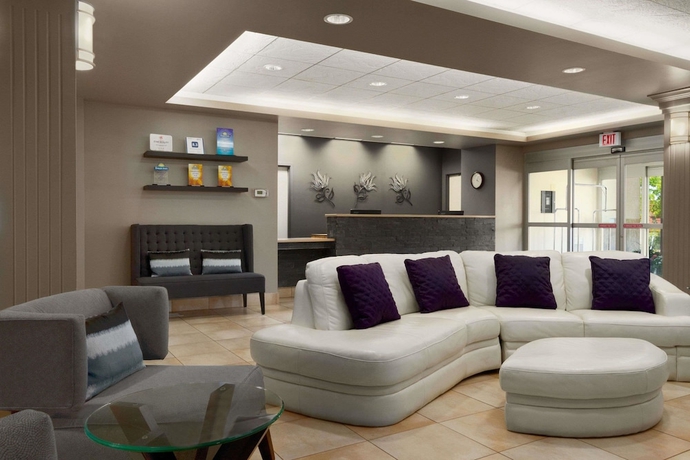 Imagen de los interiores del Hotel Days Inn By Wyndham Edmonton South. Foto 10