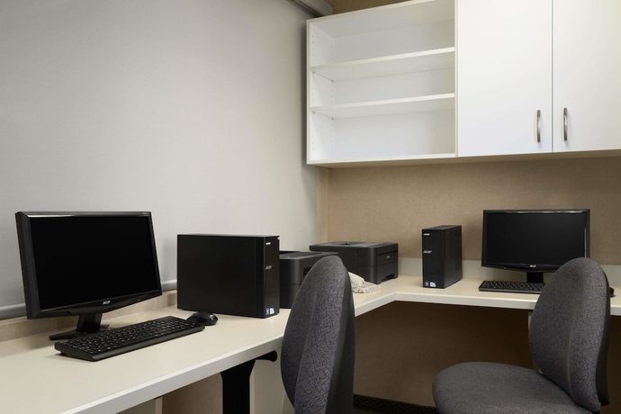 Imagen de los interiores del Hotel Days Inn By Wyndham Edmonton South. Foto 12