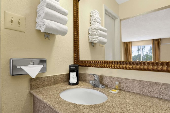 Imagen de la habitación del Hotel Days Inn By Wyndham Emporia. Foto 5
