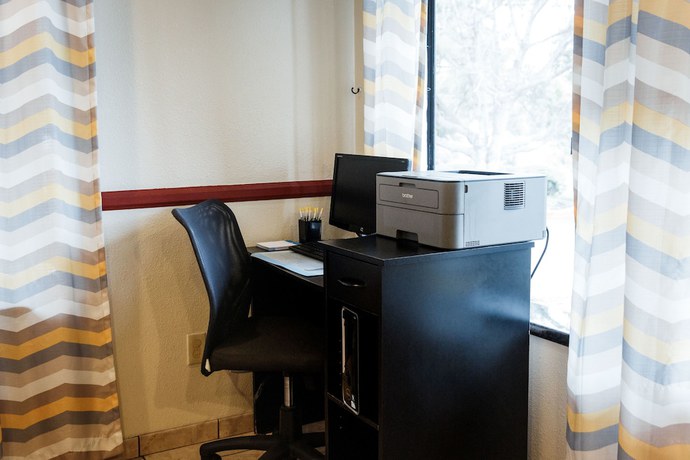 Imagen de los interiores del Hotel Days Inn By Wyndham Encinitas Moonlight Beach. Foto 18