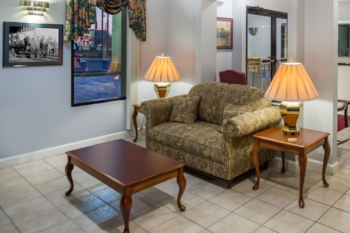 Imagen de los interiores del Hotel Days Inn By Wyndham Enterprise. Foto 16