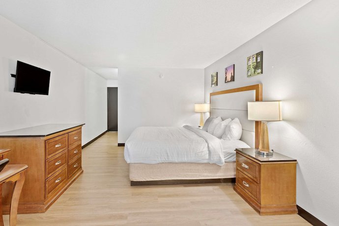 Imagen de la habitación del Hotel Days Inn By Wyndham Erie. Foto 2