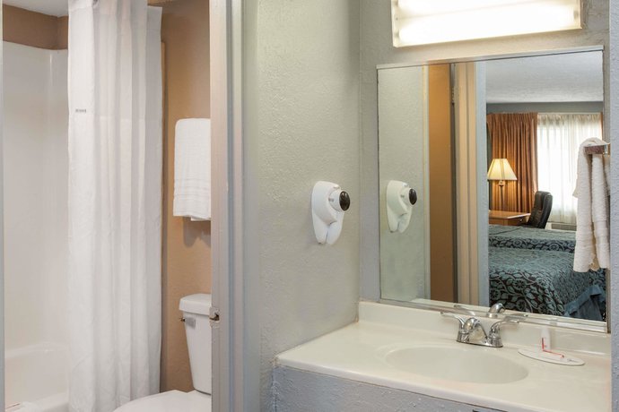 Imagen de la habitación del Hotel Days Inn By Wyndham Farmer City. Foto 10
