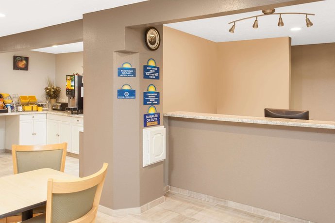 Imagen de los interiores del Hotel Days Inn By Wyndham Farmer City. Foto 14