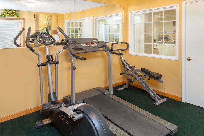 Imagen de los interiores del Hotel Days Inn By Wyndham Farmer City. Foto 15