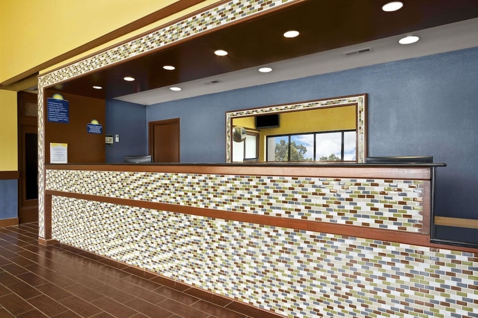 Imagen de los interiores del Hotel Days Inn By Wyndham Fayetteville-south/i-95 Exit 49. Foto 19