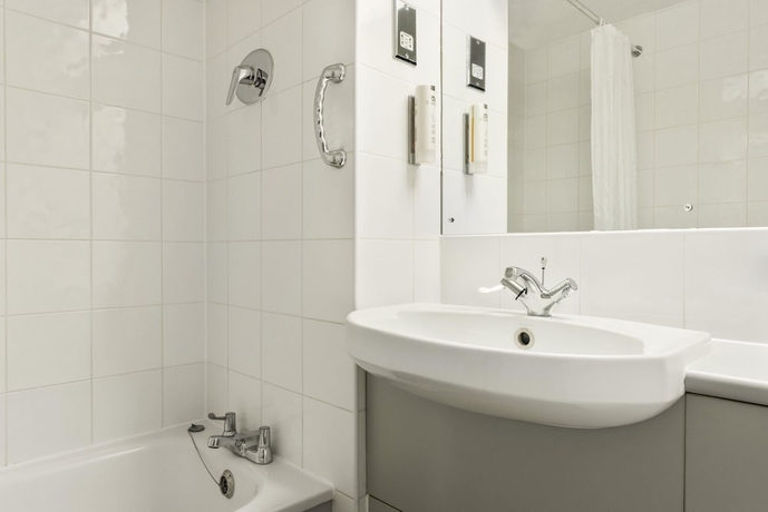 Imagen de la habitación del Hotel Days Inn By Wyndham Fleet M3. Foto 16