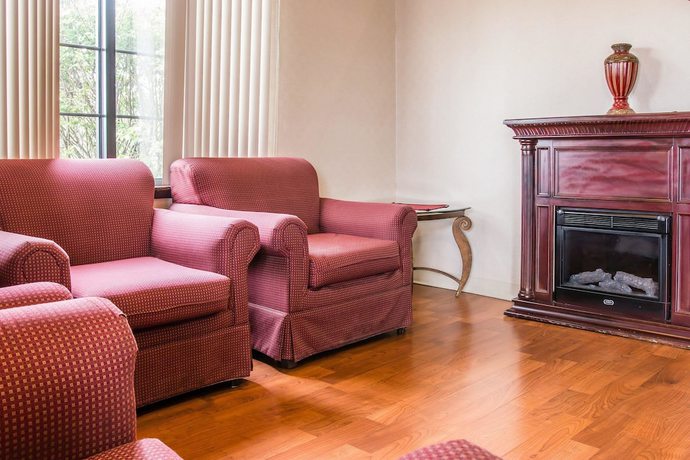 Imagen de los interiores del Hotel Days Inn By Wyndham Flint/bishop International Airport. Foto 16