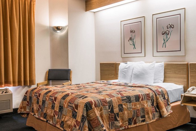 Imagen de la habitación del Hotel Days Inn By Wyndham Flint/bishop International Airport. Foto 5