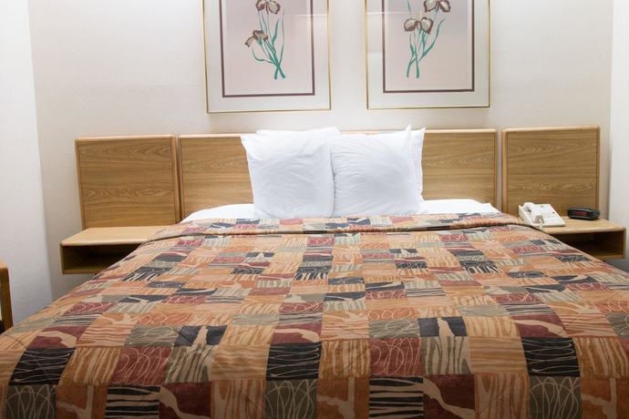 Imagen de la habitación del Hotel Days Inn By Wyndham Flint/bishop International Airport. Foto 11