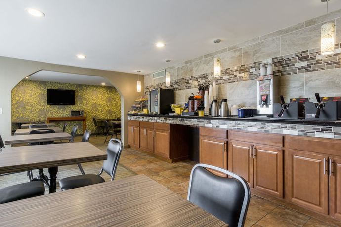 Imagen del bar/restaurante del Hotel Days Inn By Wyndham Florence Cincinnati Area. Foto 4