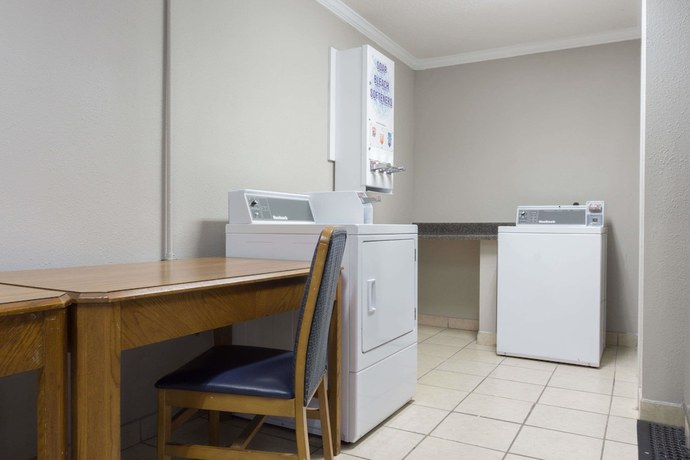 Imagen de los interiores del Hotel Days Inn By Wyndham Florence Cincinnati Area. Foto 11