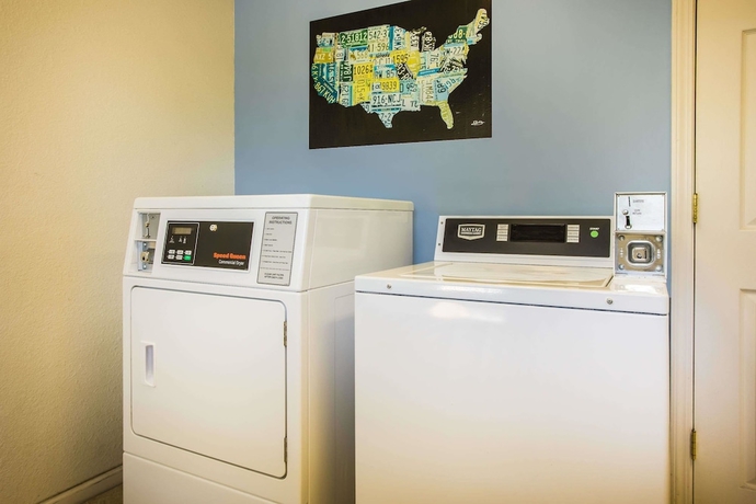 Imagen de los interiores del Hotel Days Inn By Wyndham Florence Near Civic Center. Foto 18
