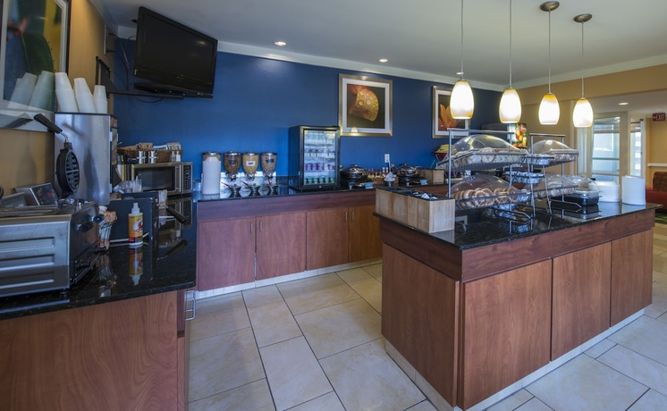 Imagen del bar/restaurante del Hotel Days Inn By Wyndham Florence Near Civic Center. Foto 2