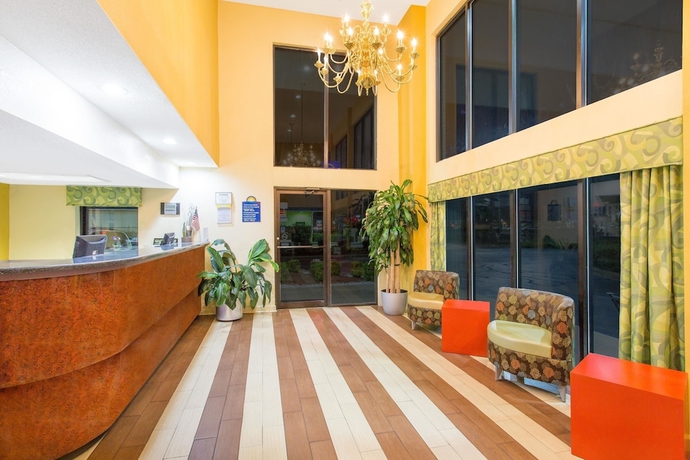 Imagen de los interiores del Hotel Days Inn By Wyndham Florence/i-95 North, Florence. Foto 12