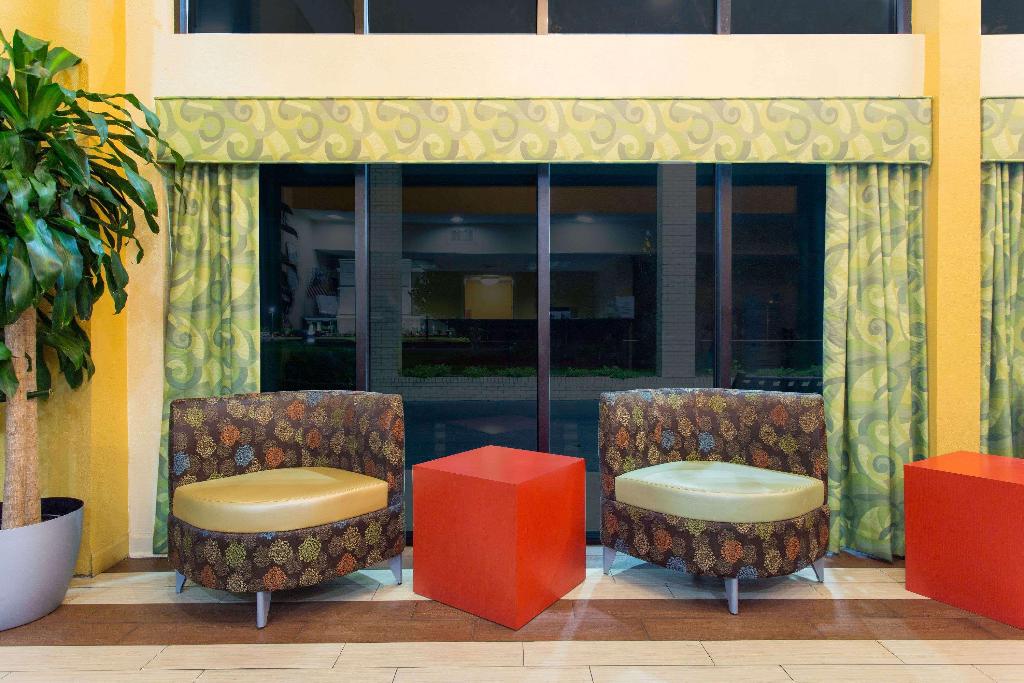 Imagen de los interiores del Hotel Days Inn By Wyndham Florence/i-95 North, Florence. Foto 15