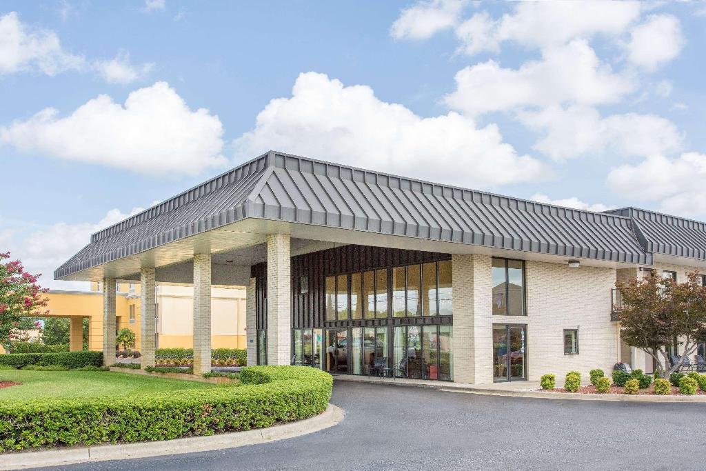 Imagen general del Hotel Days Inn By Wyndham Florence/i-95 North, Florence. Foto 3